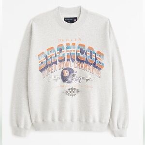Denver Broncos Graphic Crew Sweatshirt